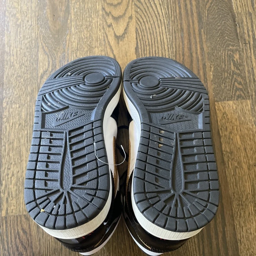 Nike Air Jordan 1 Sneakers Shoes Mid Patent Black White Gold 852542-007